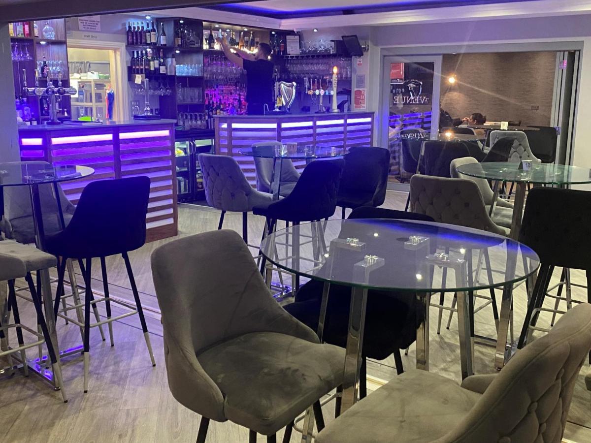 The Avenue Hotel Ltd Клітеро Екстер'єр фото