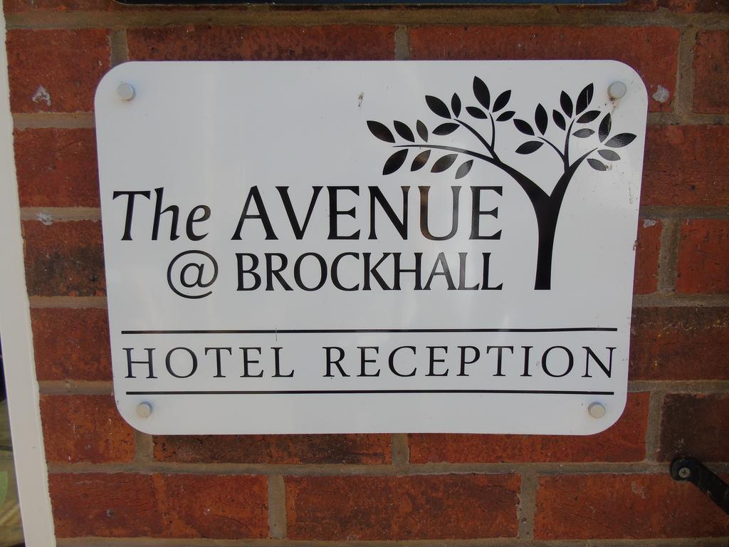 The Avenue Hotel Ltd Клітеро Екстер'єр фото