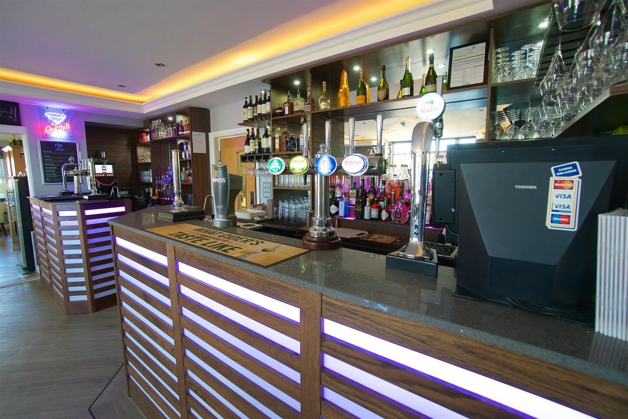 The Avenue Hotel Ltd Клітеро Екстер'єр фото